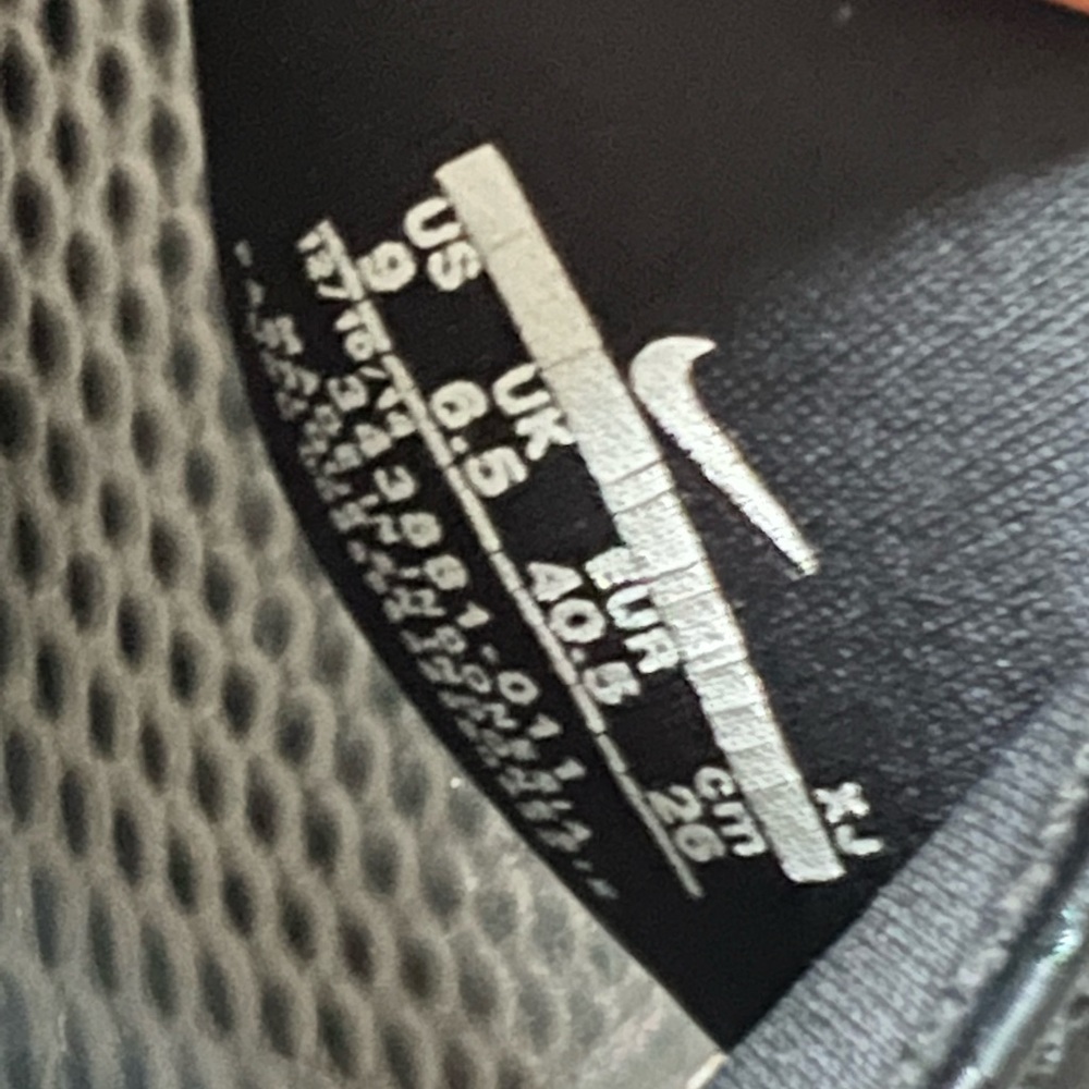 Nike slides - Picture 2 of 2